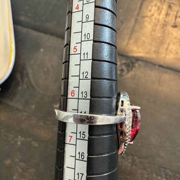 Silver teardrop ring Sz 6.5 - Picture 5 of 5